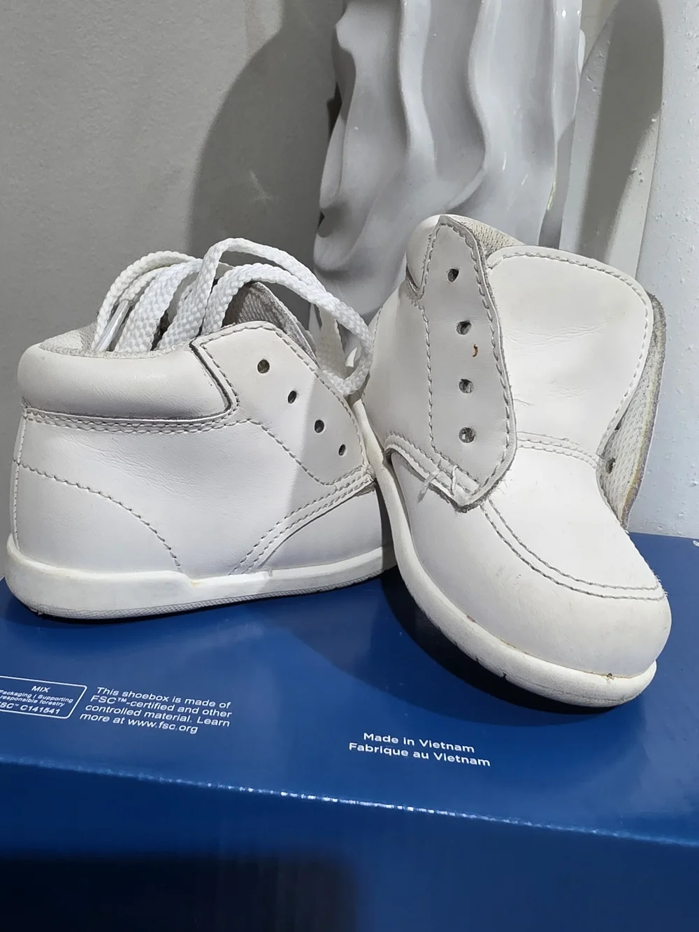 Kids White Leather High-Top Shoes